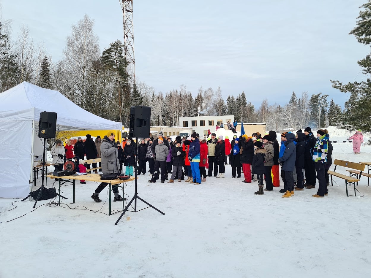 Vardja külaseltsi poolt korraldatud üritus toimus 29. jaanuaril 2022 Vardja külaplatsil. Kokku võistles 10 meeskonda ja 9 küla: Kolu, Palvere, Viskla noored, Vi